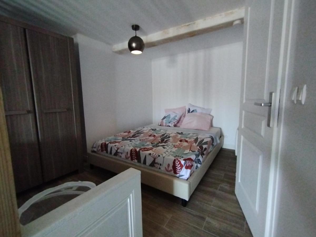 Trevoux: Loft Ravissant Avec Terrasse Trévoux Exterior foto